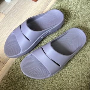 OOFOS slides